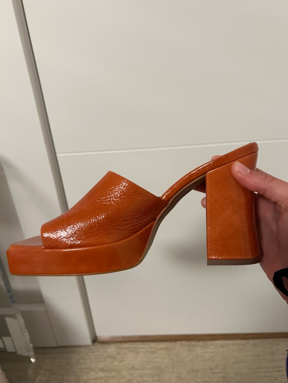 Women’s Open-Toe Block Heel Mule in Burnt Orange